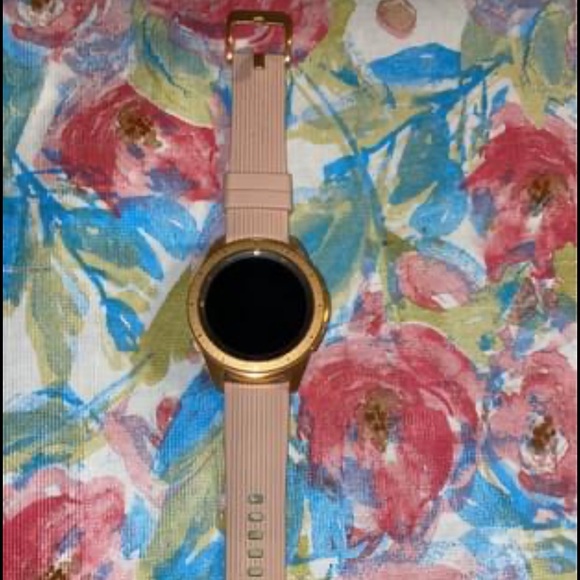 Galaxy Smart Watch Rose Gold